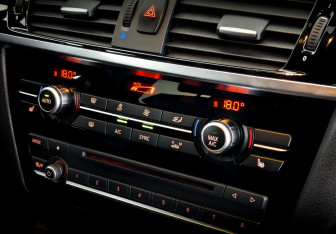 Подержанный автомобиль BMW X4 2018 года (30 фото)