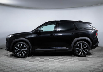 Подержанный автомобиль Geely Atlas 2024 года (8 фото)