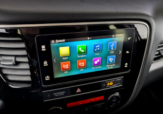 Подержанный автомобиль Mitsubishi Outlander 2019 года (25 фото)