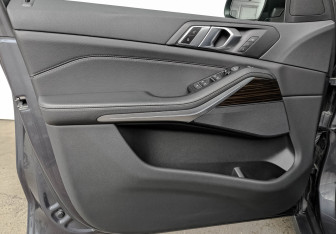 Подержанный автомобиль BMW X5 2021 года (19 фото)