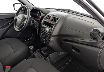 Подержанный автомобиль LADA (ВАЗ) Granta Sedan 2023 года (13 фото)