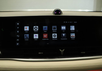 Подержанный автомобиль Voyah Dream 2023 года (11 фото)