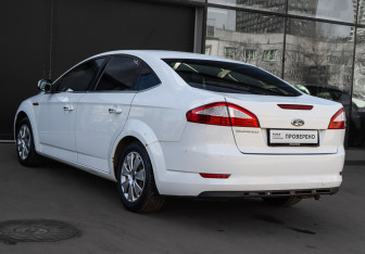 Подержанный автомобиль Ford Mondeo Sedan 2008 года (6 фото)