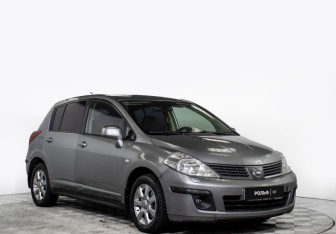 Подержанный автомобиль Nissan Tiida Hatchback 2008 года (3 фото)
