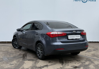 Подержанный автомобиль Kia Cerato Sedan 2014 года (7 фото)