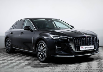 Подержанный автомобиль Hongqi H5 2023 года (3 фото)