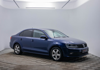 Подержанный автомобиль Volkswagen Jetta Sedan 2015 года (3 фото)