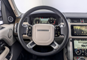 Подержанный автомобиль Land Rover Range Rover 2018 года (22 фото)