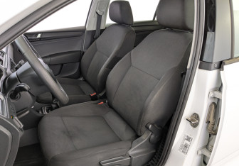 Подержанный автомобиль Skoda Rapid Liftback 2019 года (20 фото)