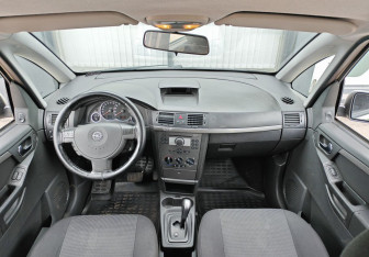 Подержанный автомобиль Opel Meriva 2008 года (11 фото)