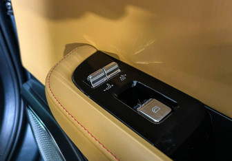 Подержанный автомобиль Zeekr 001 2023 года (26 фото)