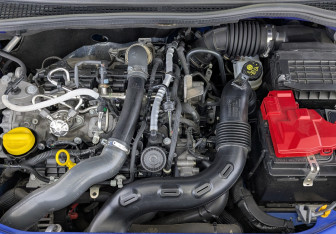 Подержанный автомобиль Renault Kaptur 2021 года (9 фото)