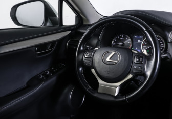 Подержанный автомобиль Lexus NX 2019 года (12 фото)