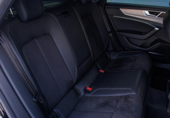 Подержанный автомобиль Audi A7 2020 года (18 фото)