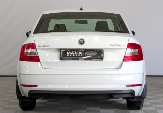Подержанный автомобиль Skoda Octavia Liftback 2018 года (6 фото)