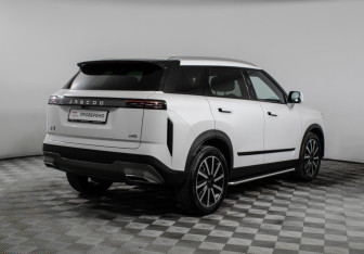 Подержанный автомобиль Jaecoo J7 2023 года (4 фото)