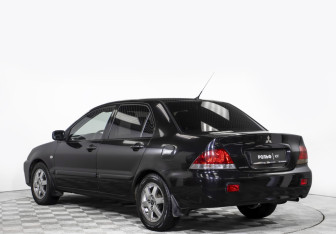 Подержанный автомобиль Mitsubishi Lancer Sedan 2007 года (7 фото)