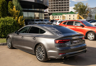Подержанный автомобиль Audi A5 Liftback 2018 года (5 фото)