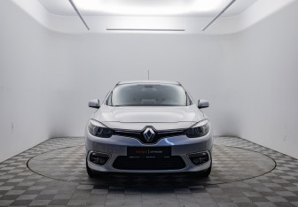 Подержанный автомобиль Renault Fluence 2014 года (2 фото)
