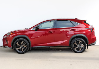 Подержанный автомобиль Lexus NX 2021 года (8 фото)