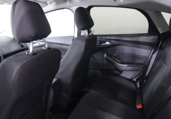 Подержанный автомобиль Ford Focus Hatchback 2018 года (12 фото)