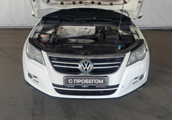 Подержанный автомобиль Volkswagen Tiguan 2009 года (13 фото)