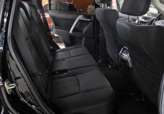 Подержанный автомобиль Toyota Land Cruiser Prado 2021 года (12 фото)