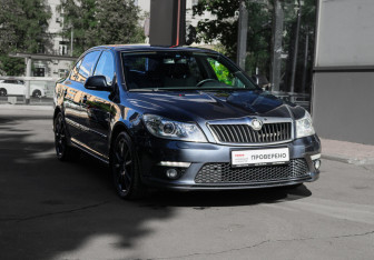 Подержанный автомобиль Skoda Octavia RS Liftback 2012 года (3 фото)