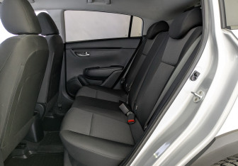 Подержанный автомобиль Kia Rio Hatchback 2022 года (10 фото)