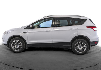 Подержанный автомобиль Ford Kuga 2013 года (8 фото)