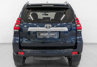 Подержанный автомобиль Toyota Land Cruiser Prado 2021 года (6 фото)