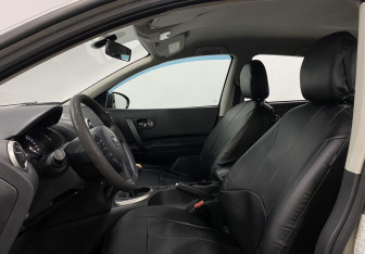 Подержанный автомобиль Nissan Qashqai 2012 года (17 фото)