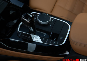 Подержанный автомобиль BMW X4 2024 года (24 фото)