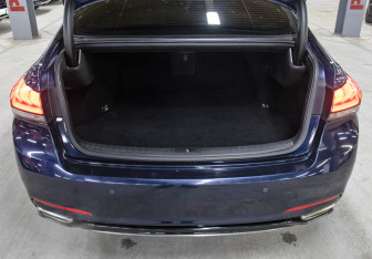 Подержанный автомобиль Genesis G80 2017 года (10 фото)