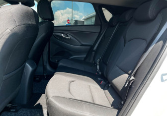 Подержанный автомобиль Hyundai i30 Hatchback 2019 года (10 фото)