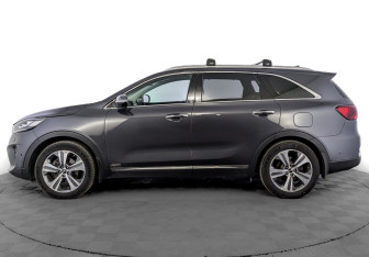 Подержанный автомобиль Kia Sorento 2019 года (8 фото)