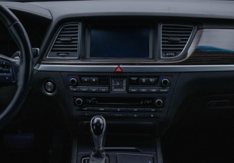 Подержанный автомобиль Hyundai Genesis 2014 года (14 фото)