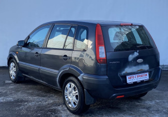 Подержанный автомобиль Ford Fusion 2008 года (7 фото)