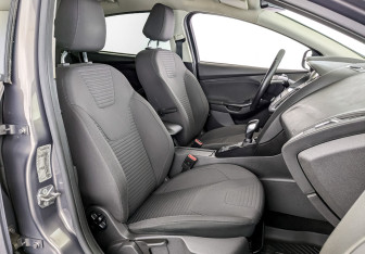 Подержанный автомобиль Ford Focus Hatchback 2018 года (10 фото)