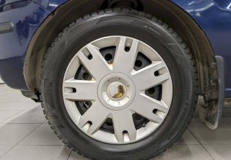 Подержанный автомобиль Ford Fusion 2005 года (16 фото)