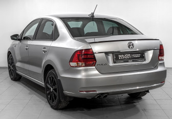 Подержанный автомобиль Volkswagen Polo Sedan 2018 года (7 фото)