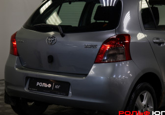 Подержанный автомобиль Toyota Yaris Hatchback 2008 года (17 фото)