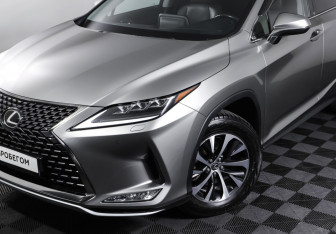 Подержанный автомобиль Lexus RX 2020 года (25 фото)