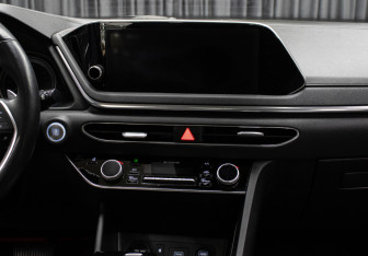 Подержанный автомобиль Hyundai Sonata 2019 года (15 фото)