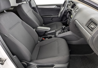 Подержанный автомобиль Volkswagen Jetta Sedan 2015 года (23 фото)