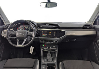 Подержанный автомобиль Audi Q3 2023 года (14 фото)