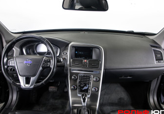 Подержанный автомобиль Volvo XC60 2014 года (10 фото)