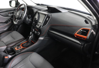Подержанный автомобиль Subaru Forester Suv 2020 года (10 фото)