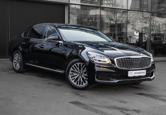 Подержанный автомобиль Kia K900 2019 года (3 фото)