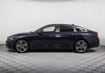 Подержанный автомобиль Kia K5 2021 года (8 фото)